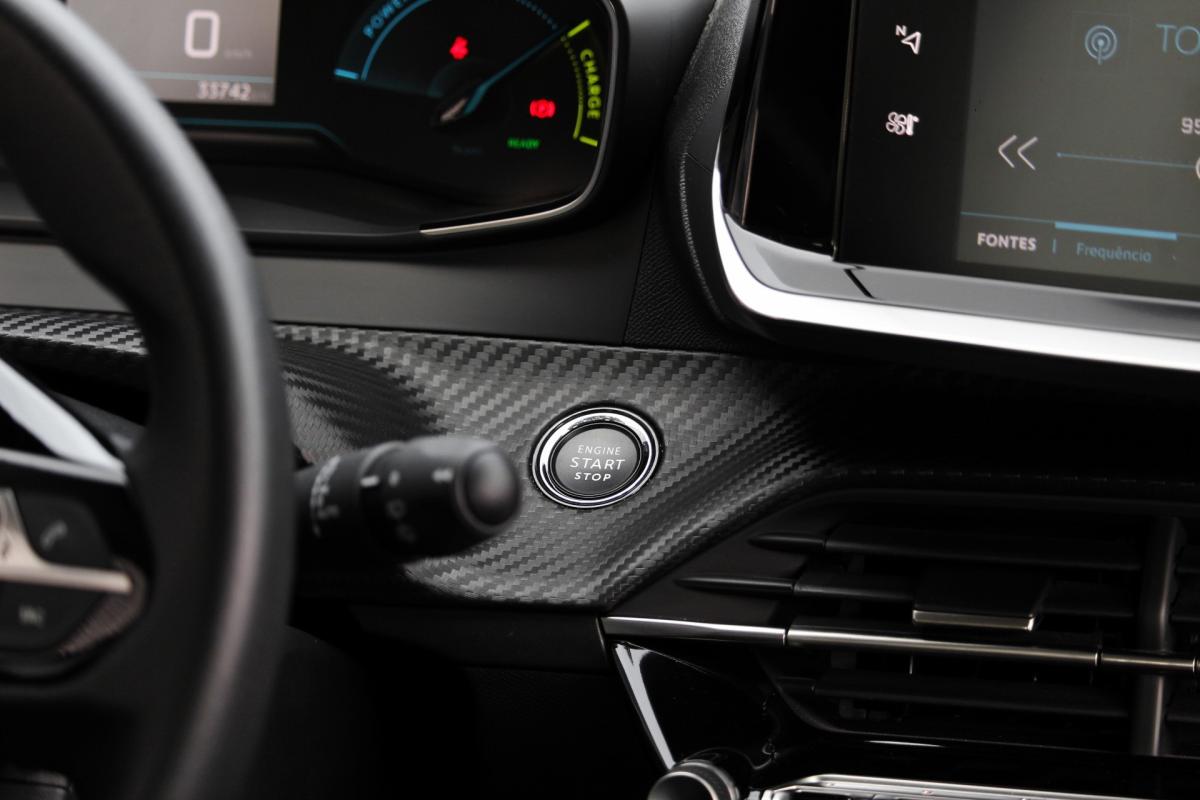 peugeot-208-2023-eletrico-500cc