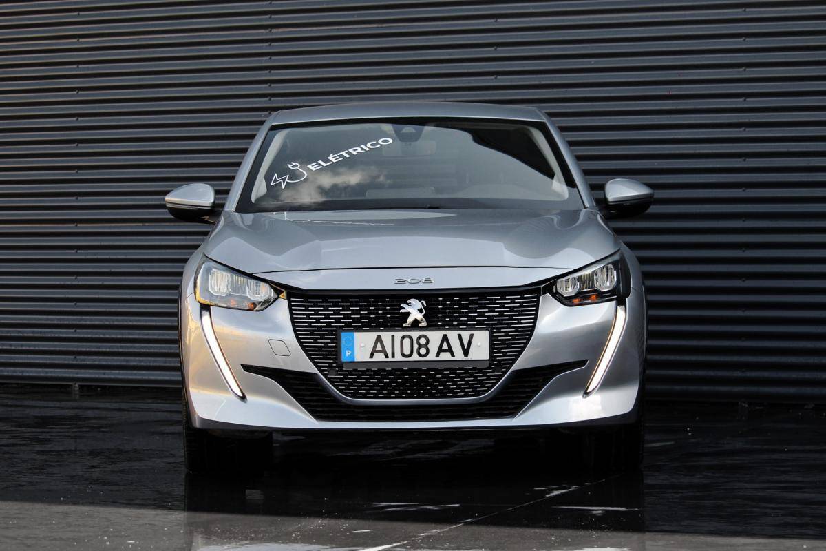 peugeot-208-2021-eletrico-500cc