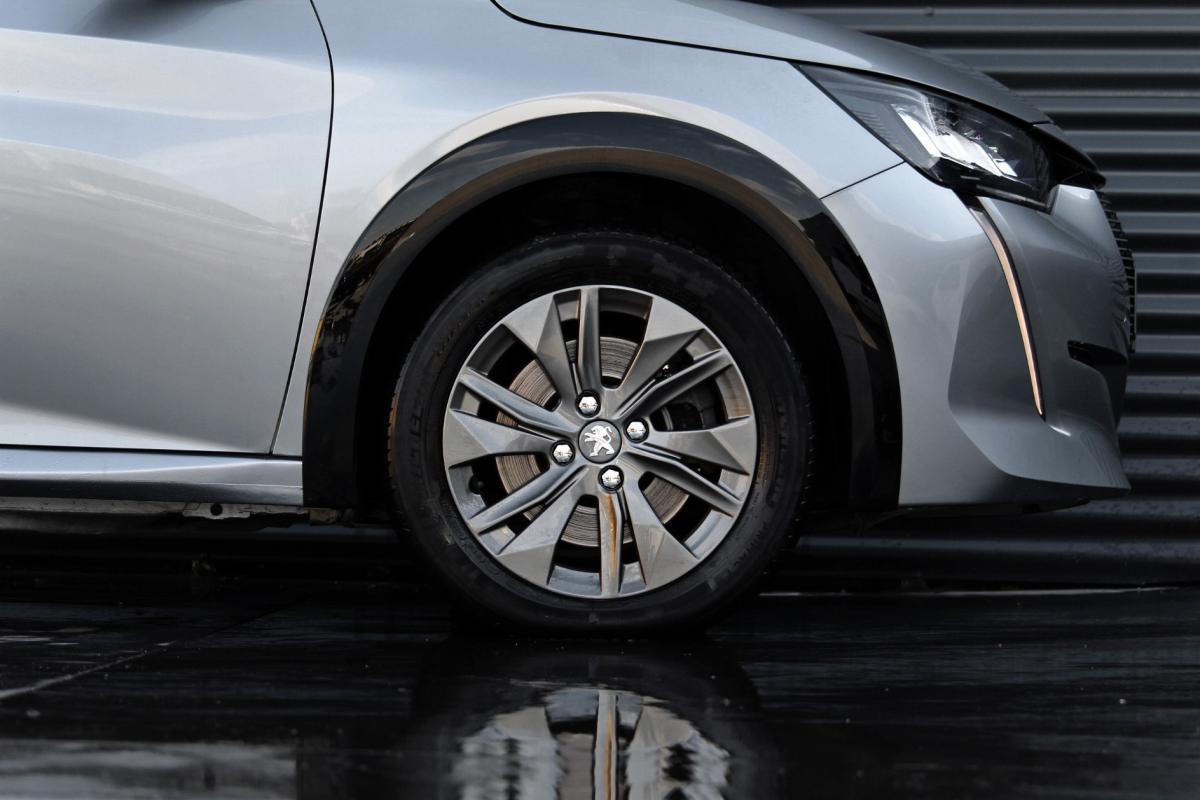 peugeot-208-2021-eletrico-500cc