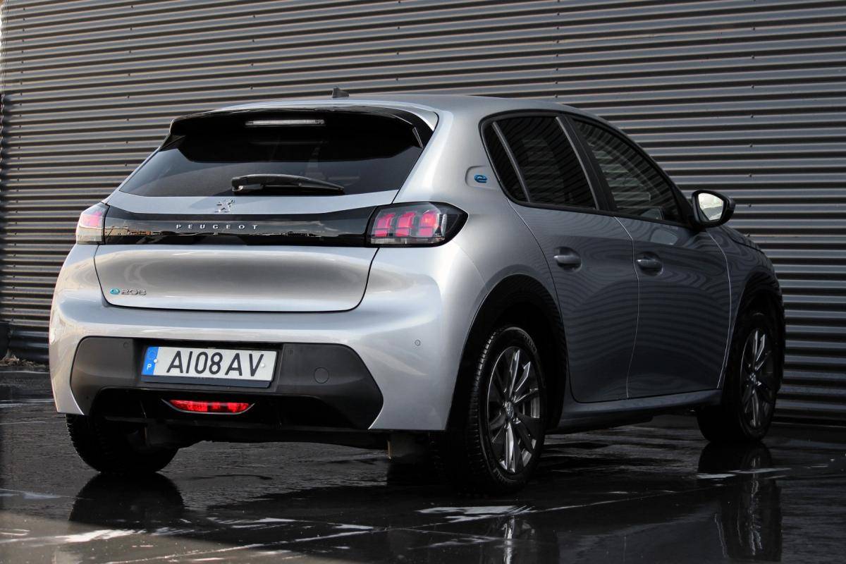peugeot-208-2021-eletrico-500cc