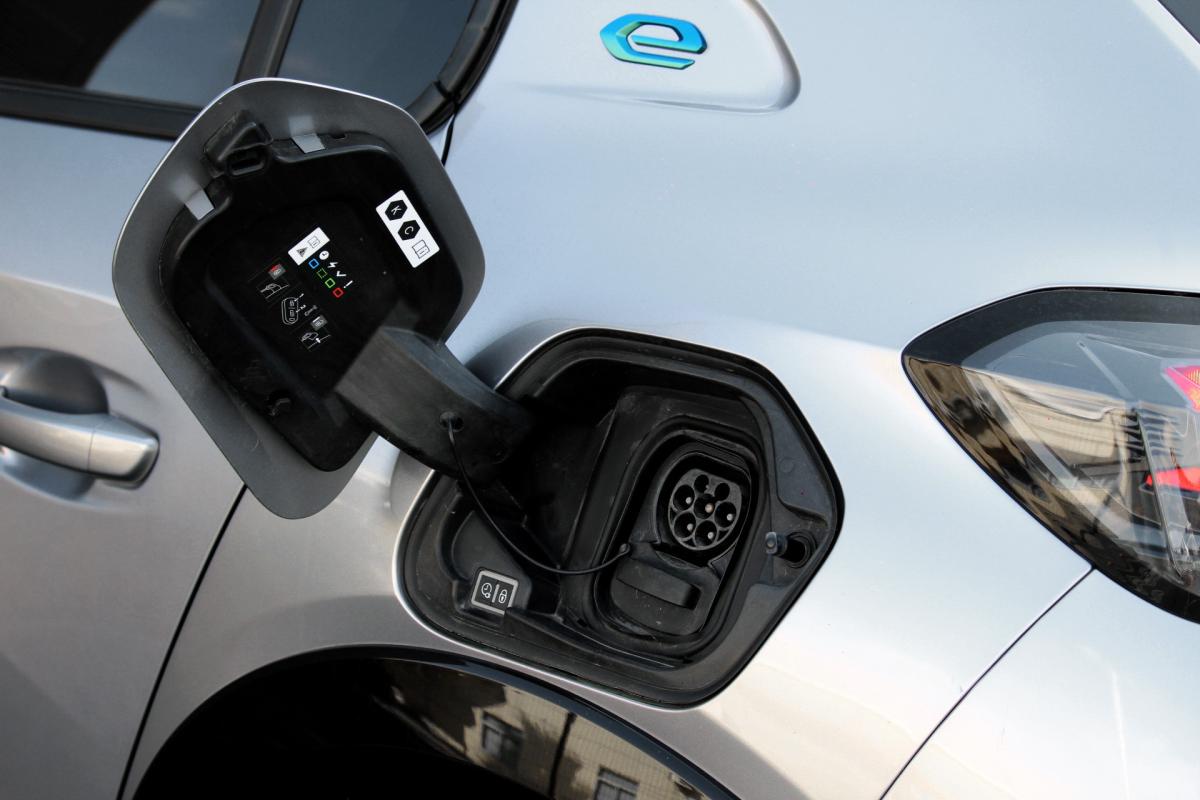 peugeot-208-2021-eletrico-500cc