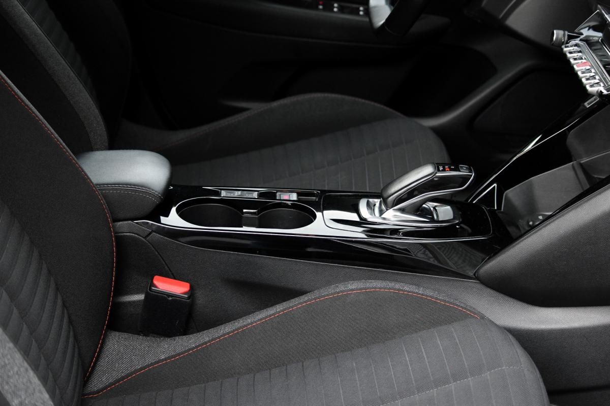 peugeot-208-2021-eletrico-500cc