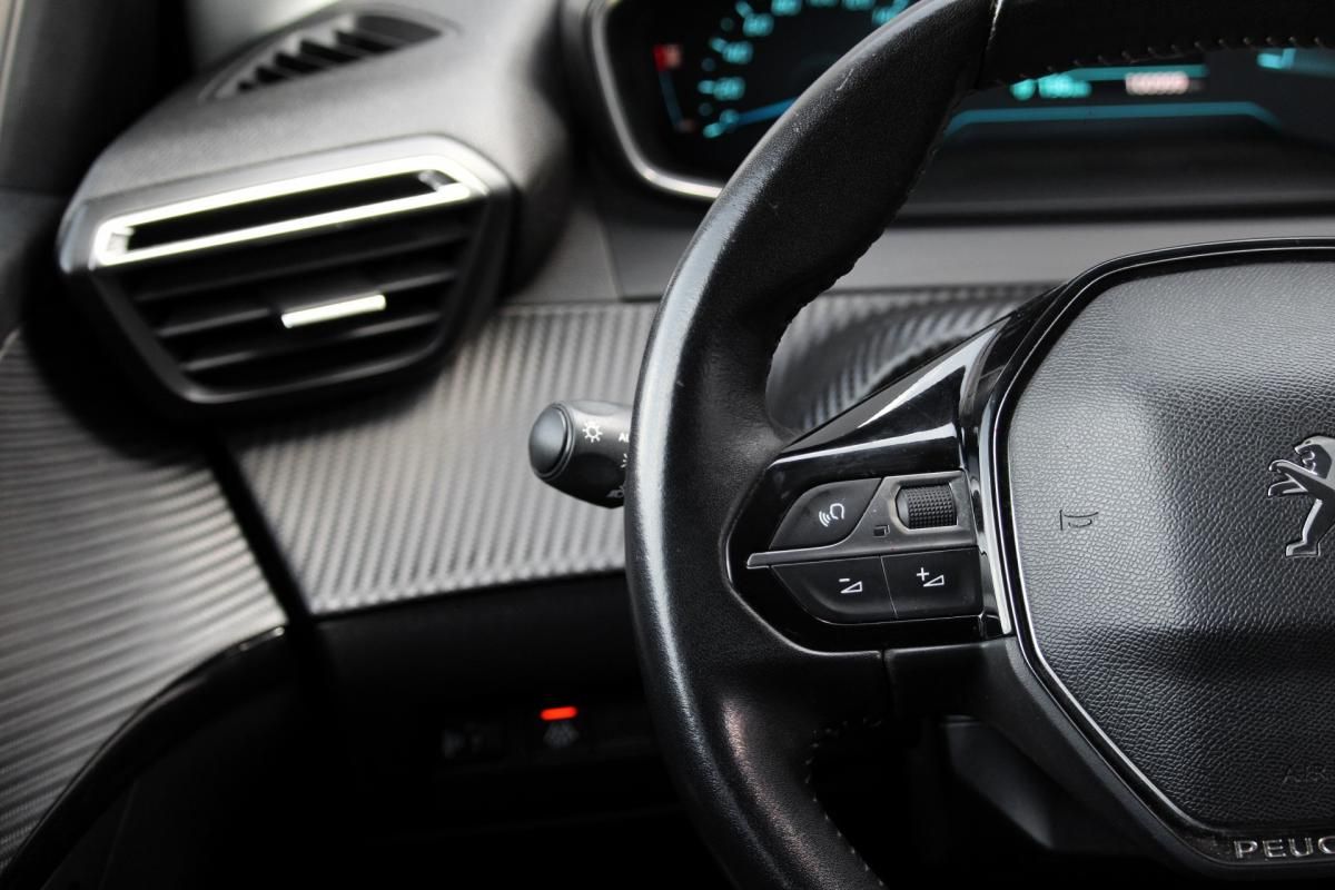 peugeot-208-2021-eletrico-500cc