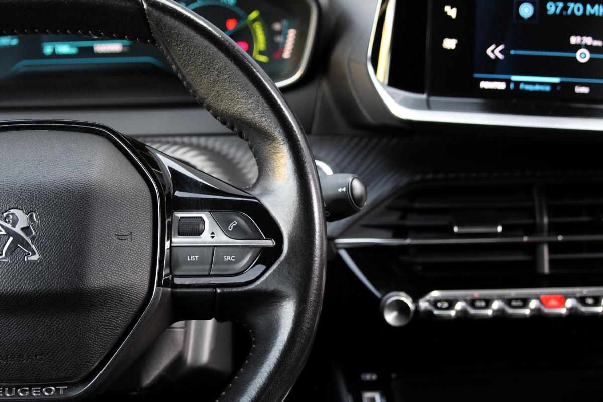 peugeot-208-2021-eletrico-500cc