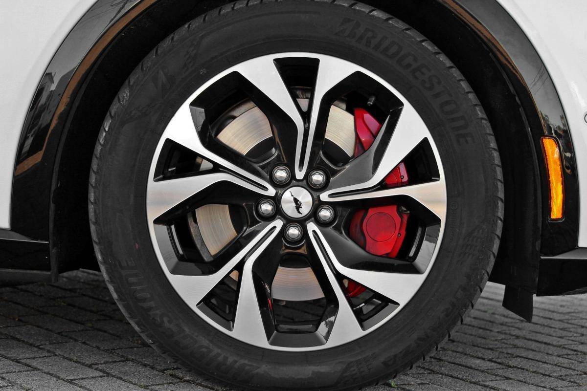 ford-mustang-2022-eletrico-500cc