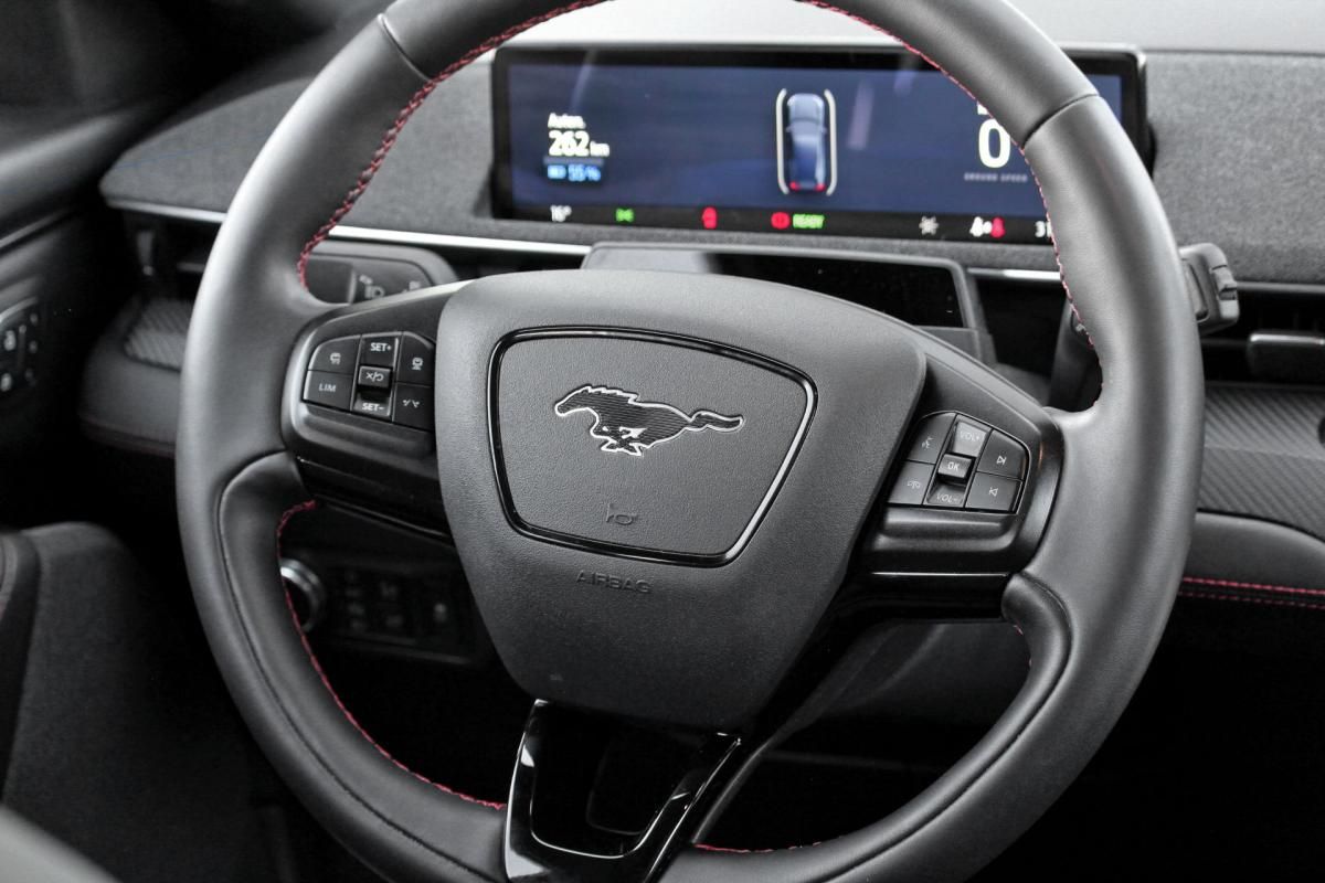 ford-mustang-2022-eletrico-500cc