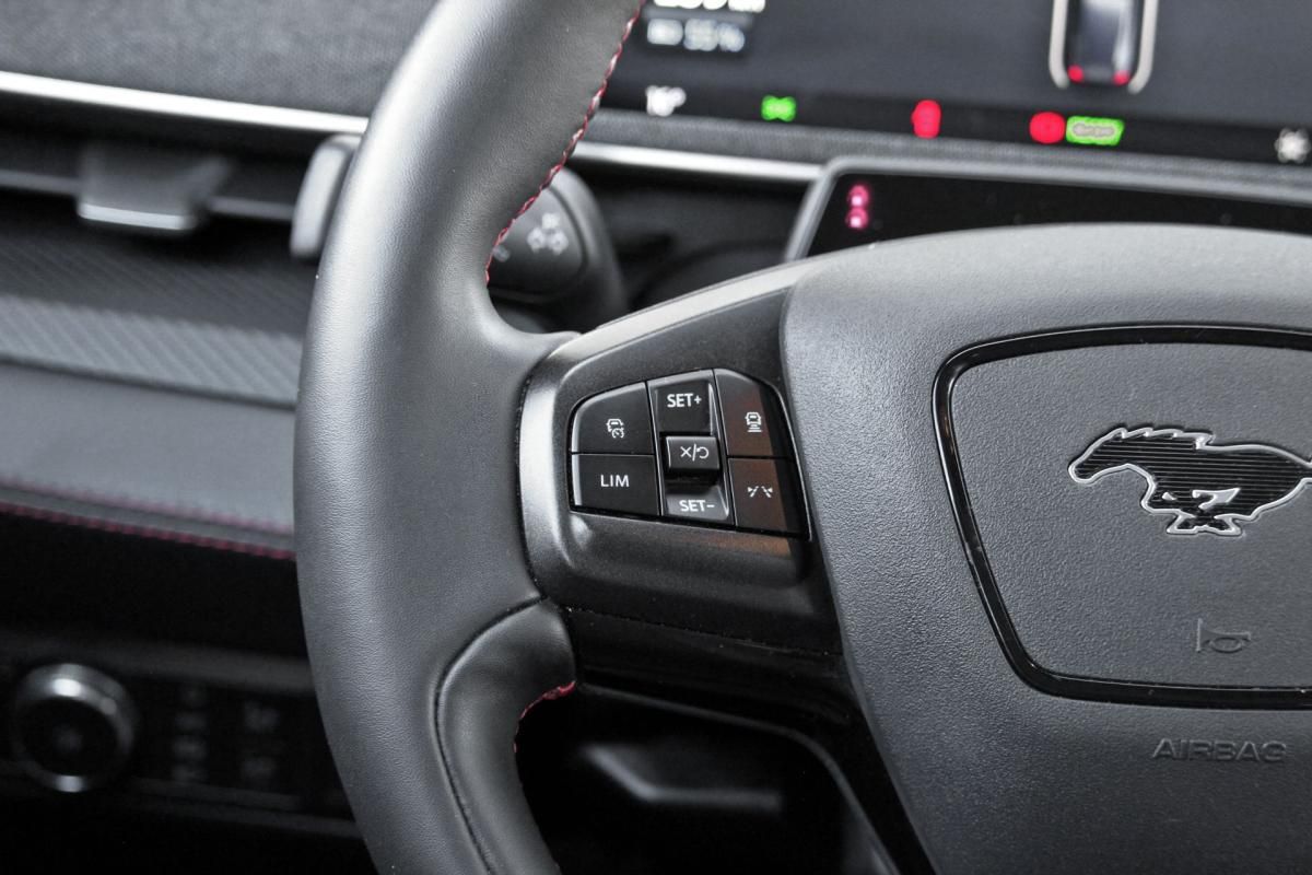 ford-mustang-2022-eletrico-500cc