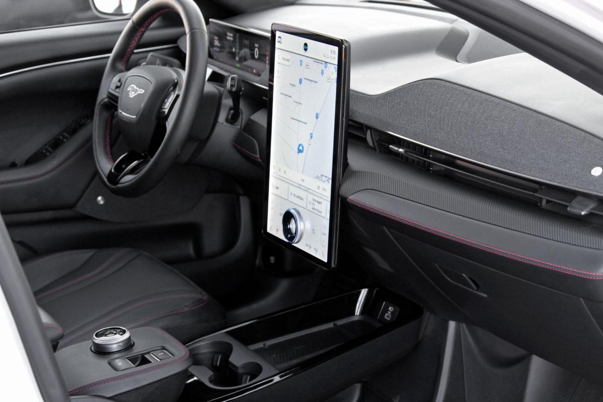 ford-mustang-2022-eletrico-500cc