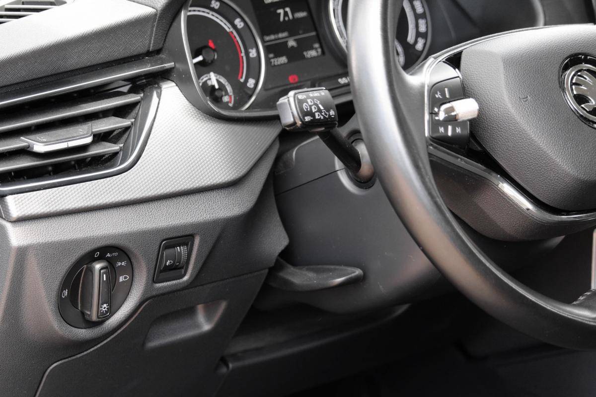 skoda-kamiq-2023-gasolina-999cc