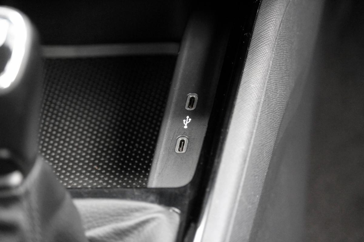 skoda-kamiq-2023-gasolina-999cc
