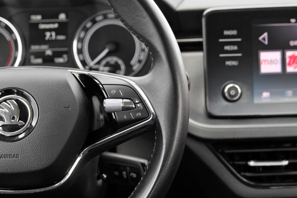 skoda-kamiq-2023-gasolina-999cc