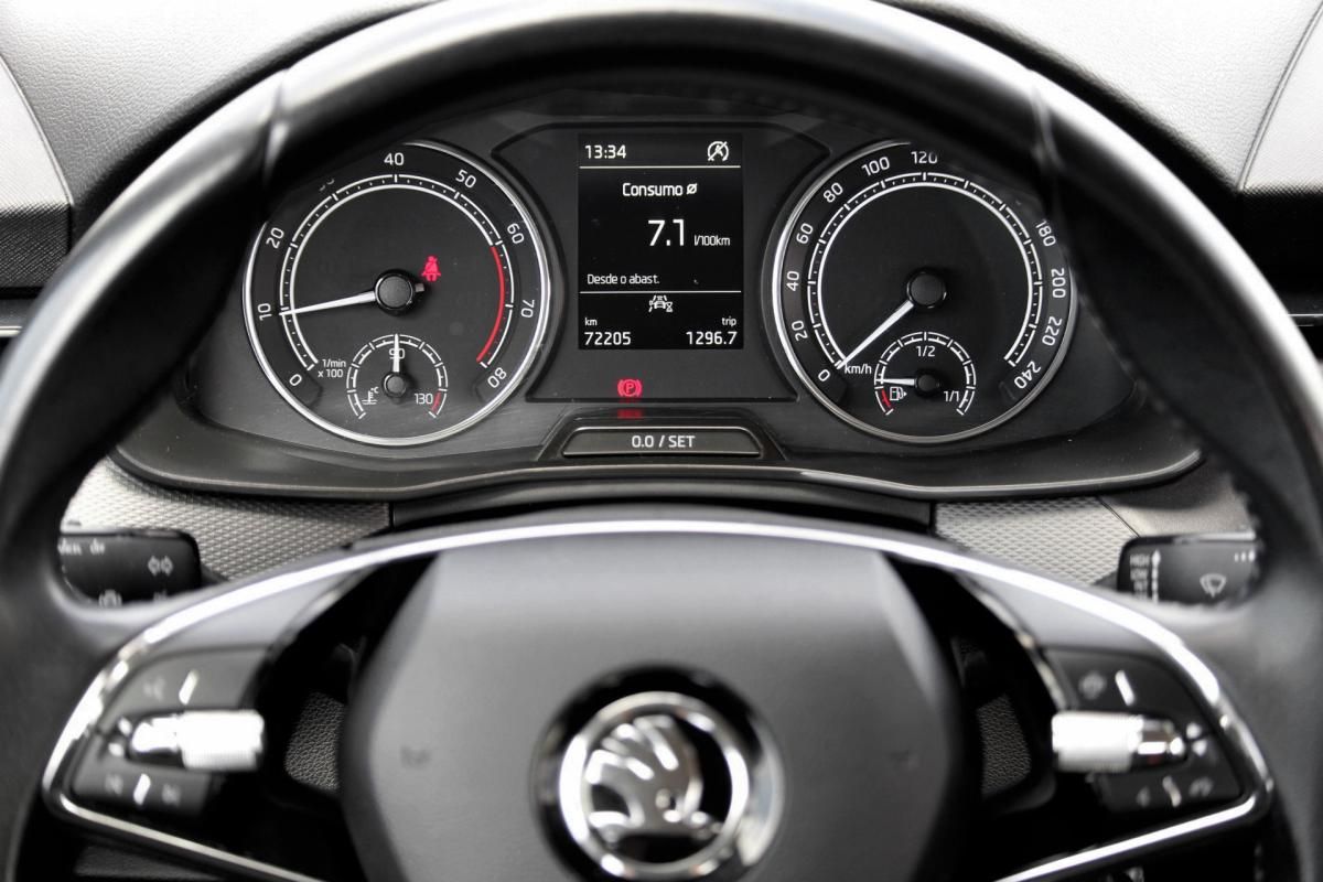 skoda-kamiq-2023-gasolina-999cc