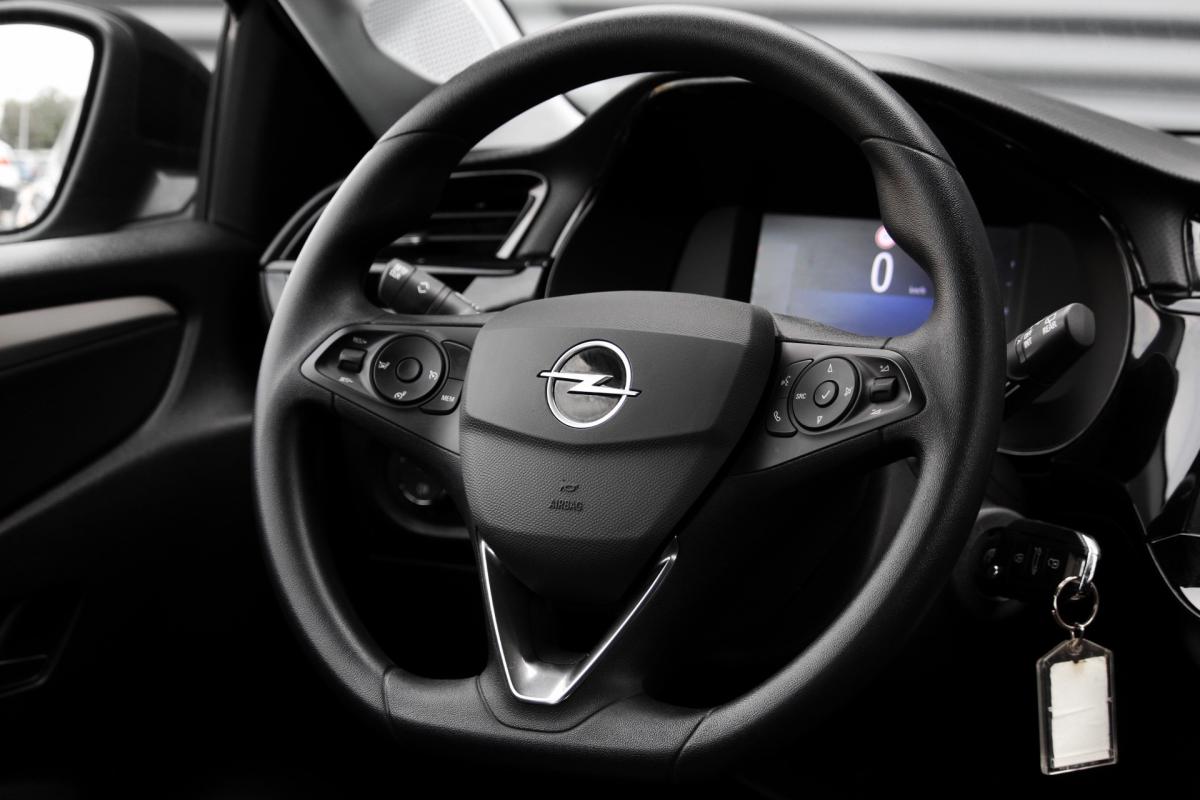 opel-corsa-2025-gasolina-1199cc