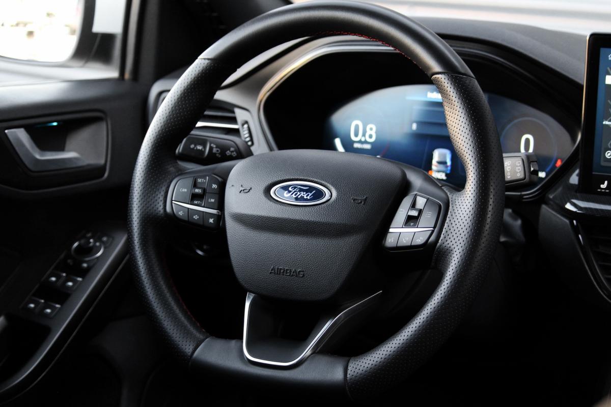 ford-focus-2024-gasolina-998cc