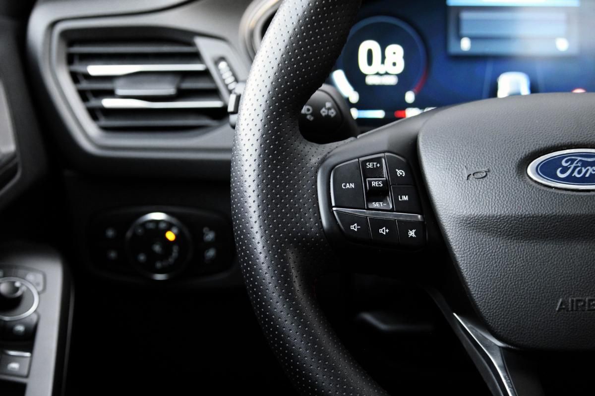 ford-focus-2024-gasolina-998cc