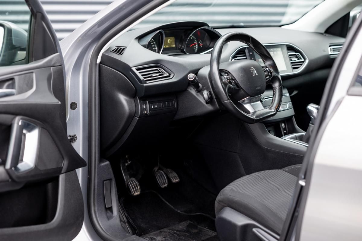 peugeot-308-sw-2015-diesel-1560cc