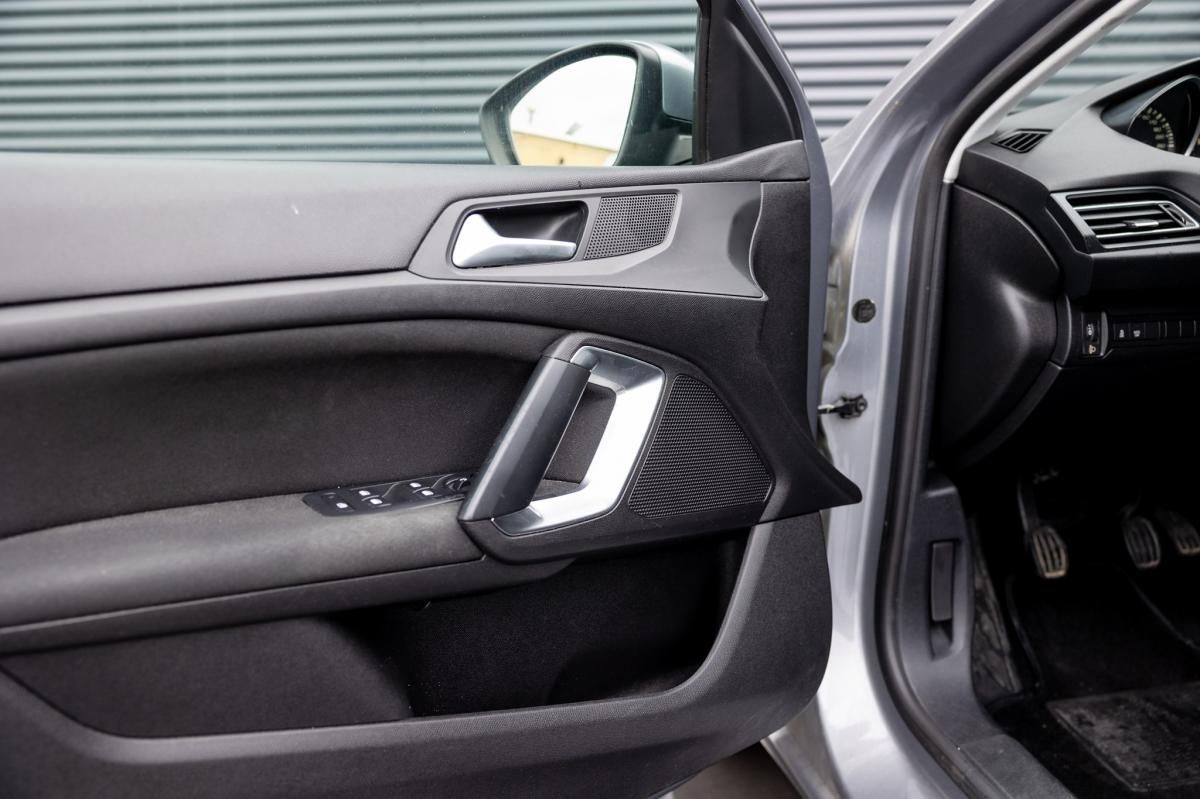 peugeot-308-sw-2015-diesel-1560cc