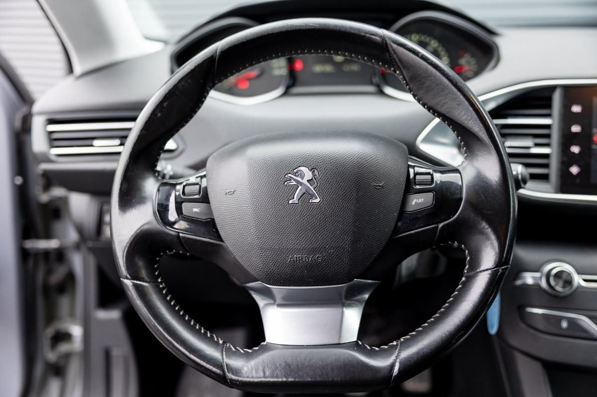 peugeot-308-sw-2015-diesel-1560cc