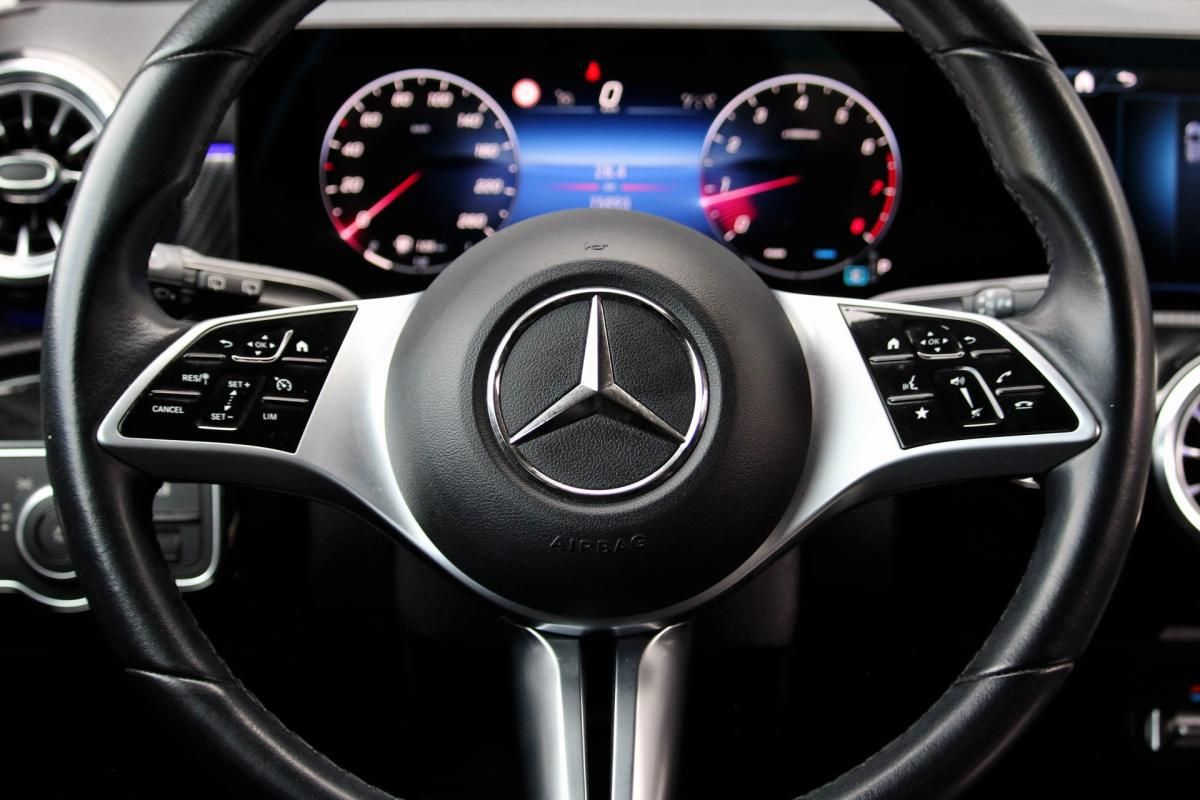 mercedes-benz-classe-a-2023-gasolina-1332cc