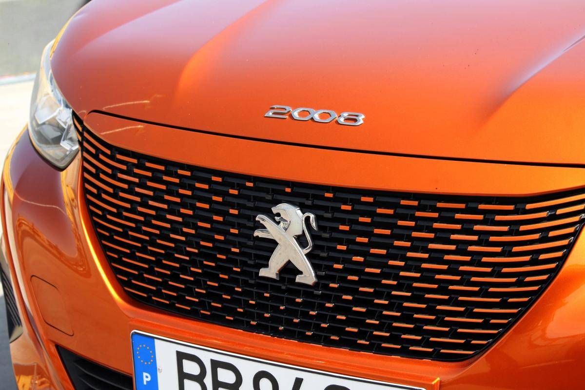 peugeot-2008-2023-eletrico-0cc