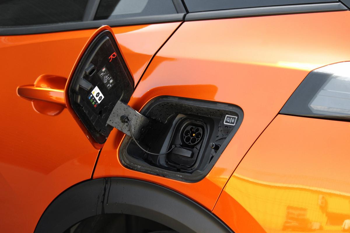 peugeot-2008-2023-eletrico-0cc