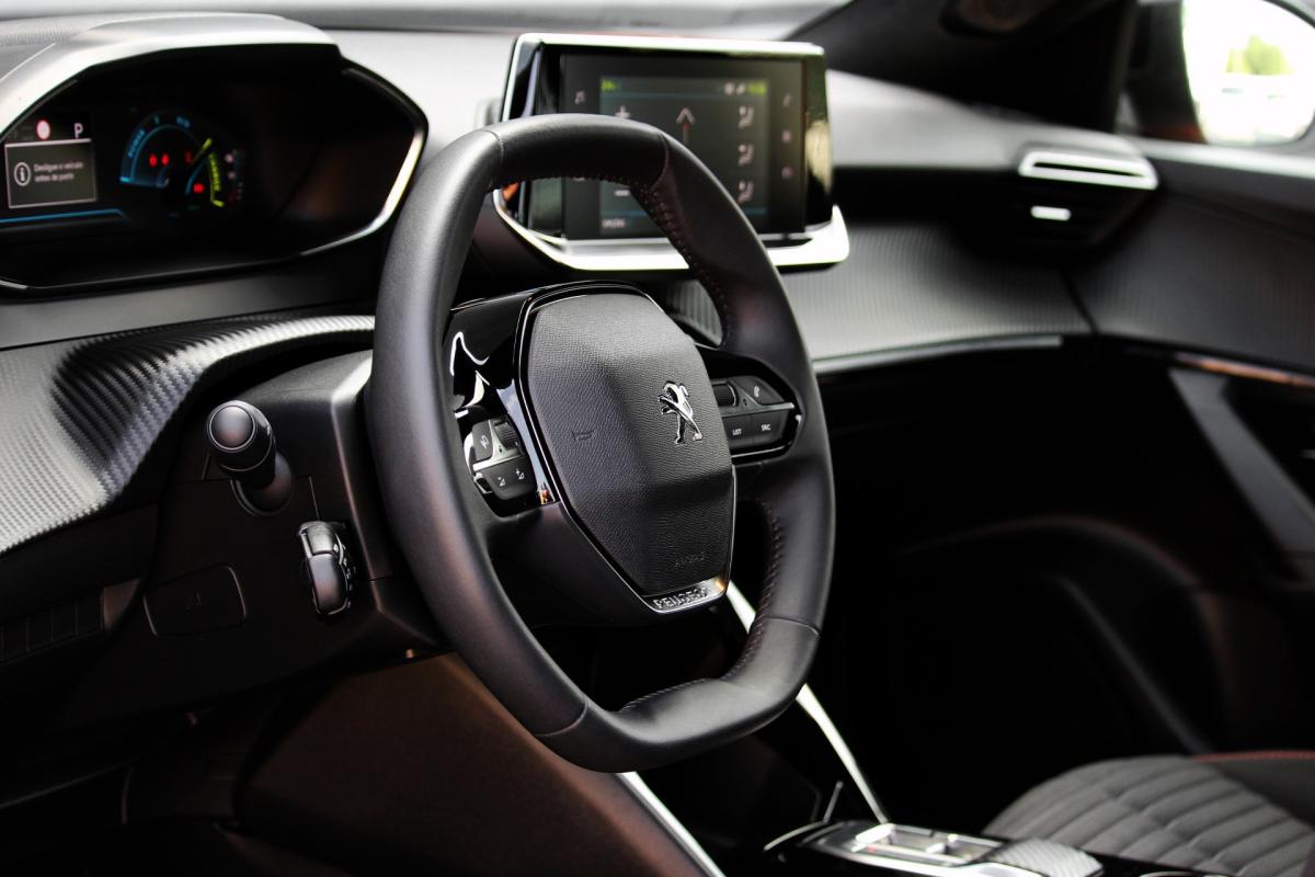 peugeot-2008-2023-eletrico-0cc