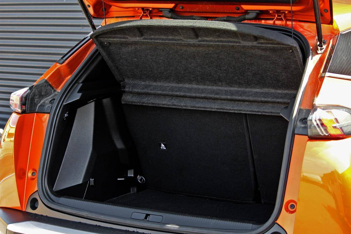 peugeot-2008-2023-eletrico-0cc