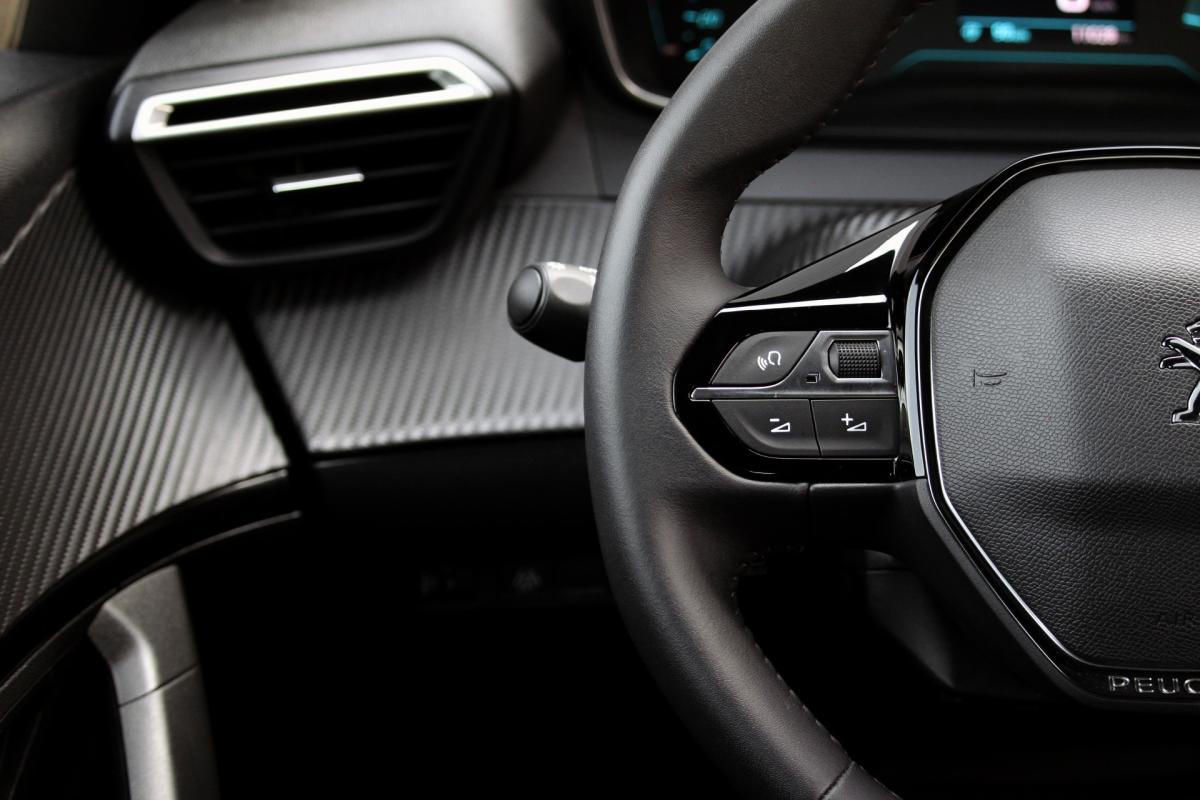 peugeot-2008-2023-eletrico-0cc