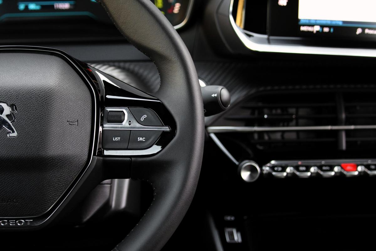 peugeot-2008-2023-eletrico-0cc