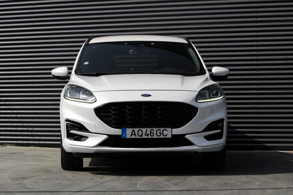 ford-kuga-2022-hibrido-a-gasolina-2488cc