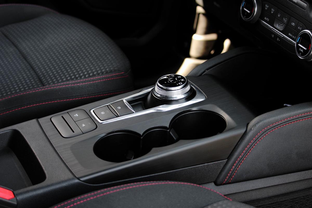 ford-kuga-2022-hibrido-a-gasolina-2488cc
