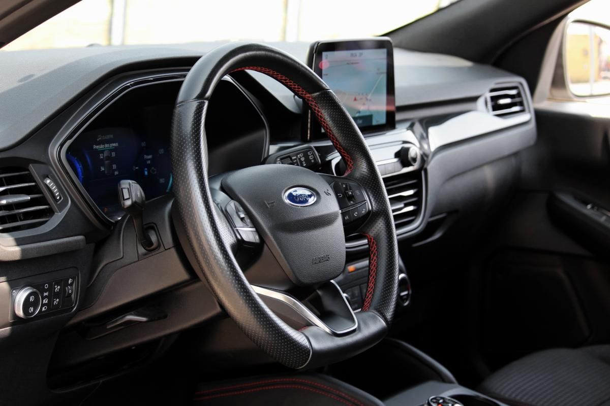 ford-kuga-2022-hibrido-a-gasolina-2488cc