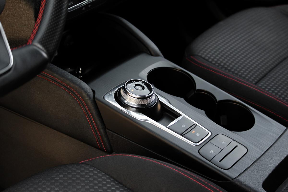 ford-kuga-2022-hibrido-a-gasolina-2488cc