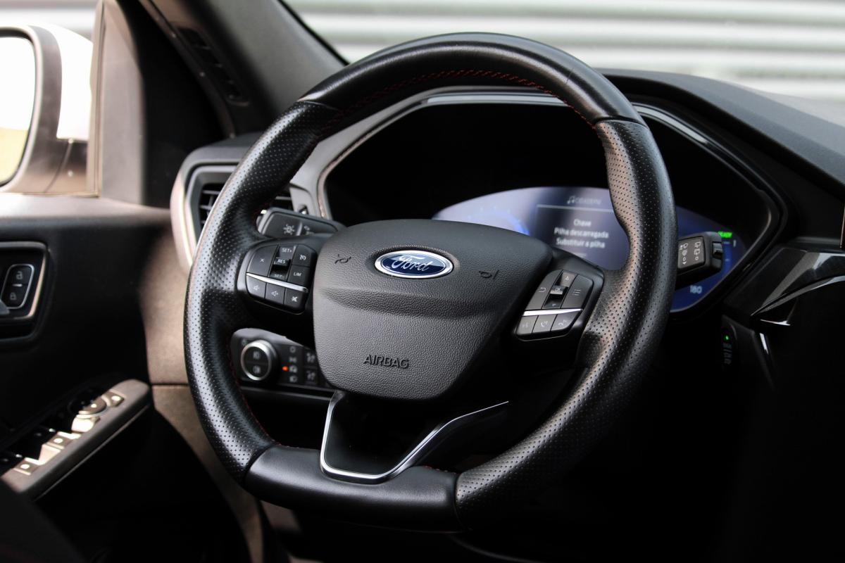 ford-kuga-2022-hibrido-a-gasolina-2488cc