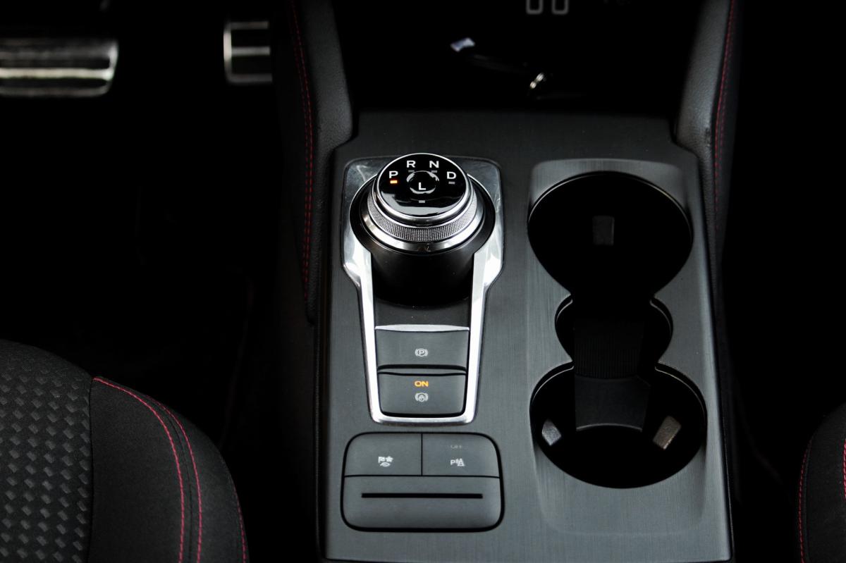 ford-kuga-2022-hibrido-a-gasolina-2488cc