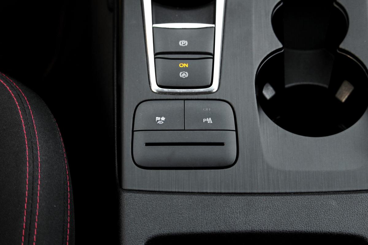 ford-kuga-2022-hibrido-a-gasolina-2488cc