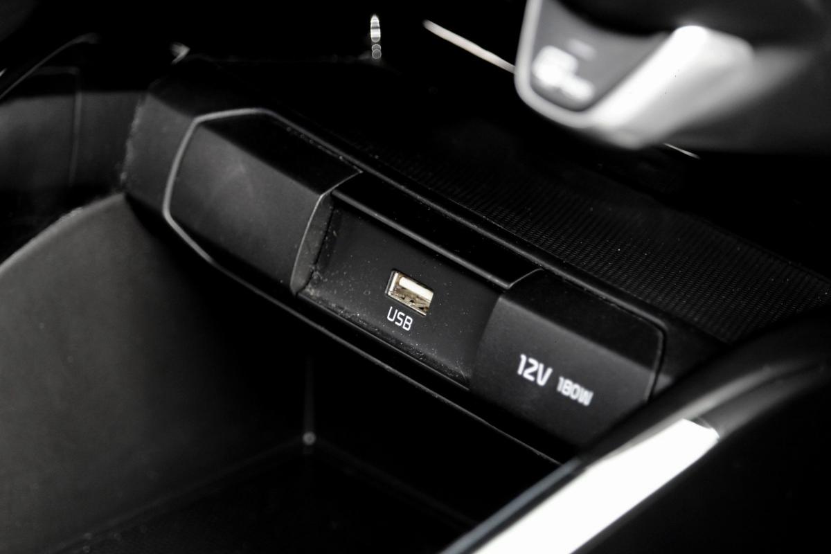 kia-stonic-2025-gasolina-998cc