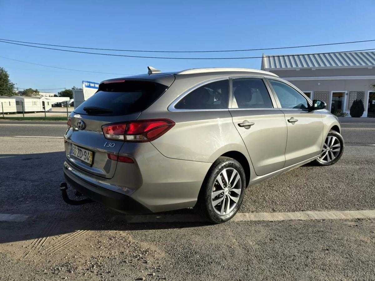 hyundai-i30-sw-2019-diesel-1598cc