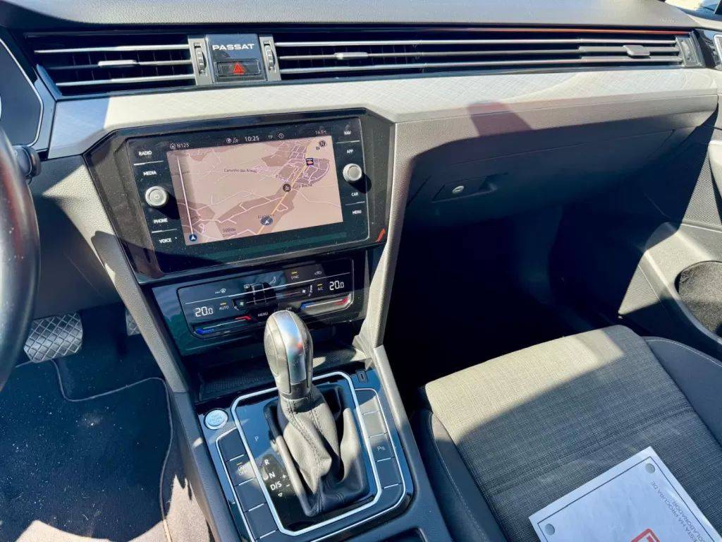 volkswagen-passat-variant-2021-diesel-1968cc