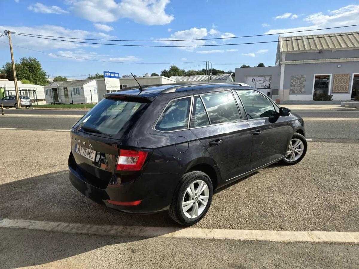 skoda-fabia-break-2022-gasolina-999cc