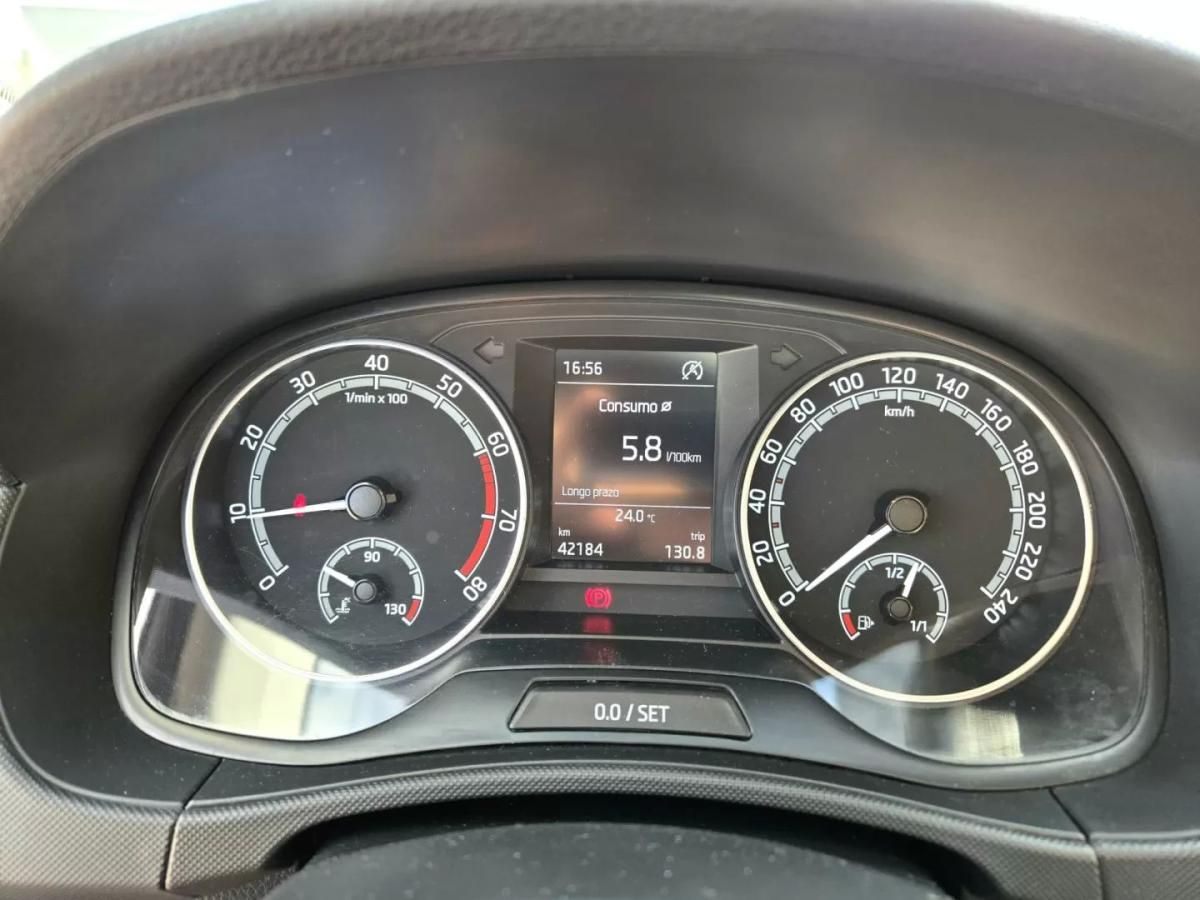 skoda-fabia-break-2022-gasolina-999cc