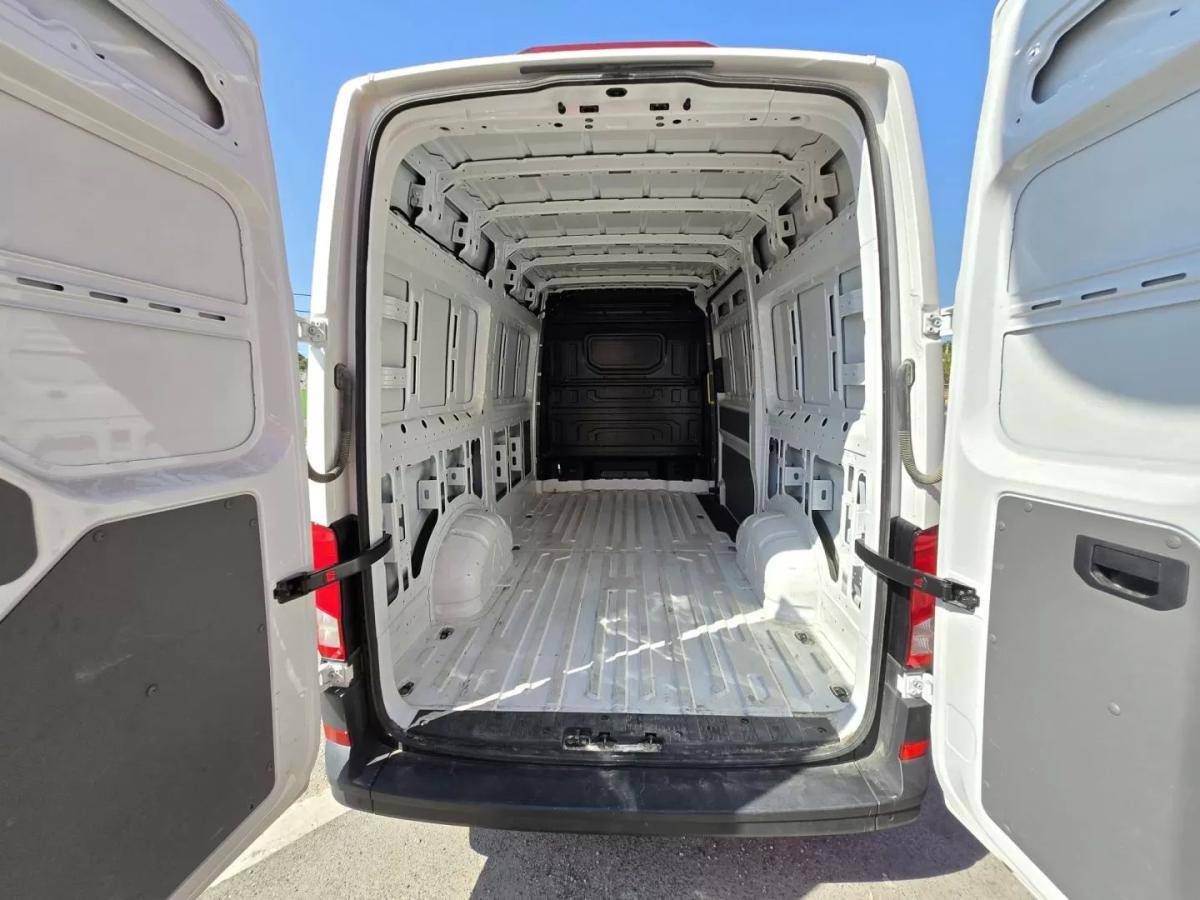 volkswagen-crafter-2025-diesel-1968cc