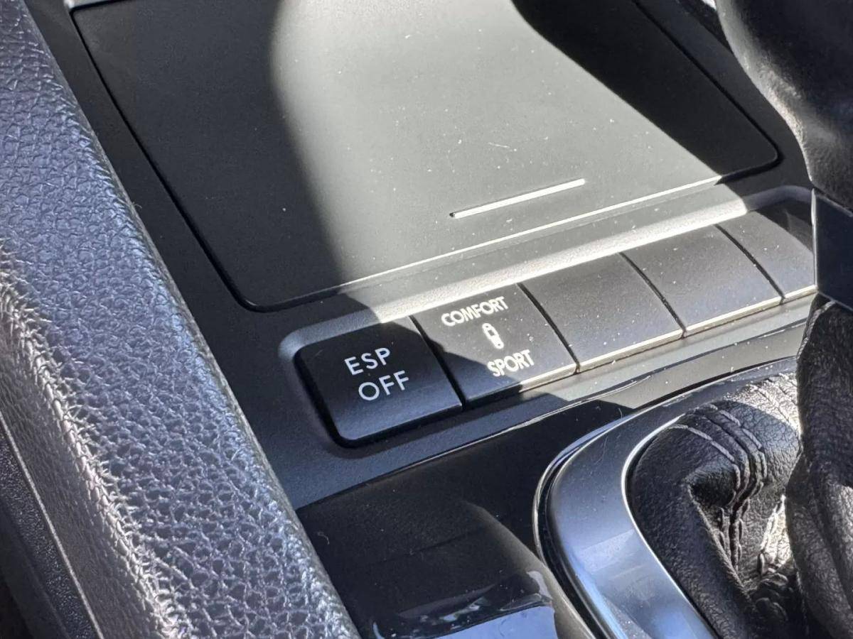 volkswagen-scirocco-2010-diesel-1968cc