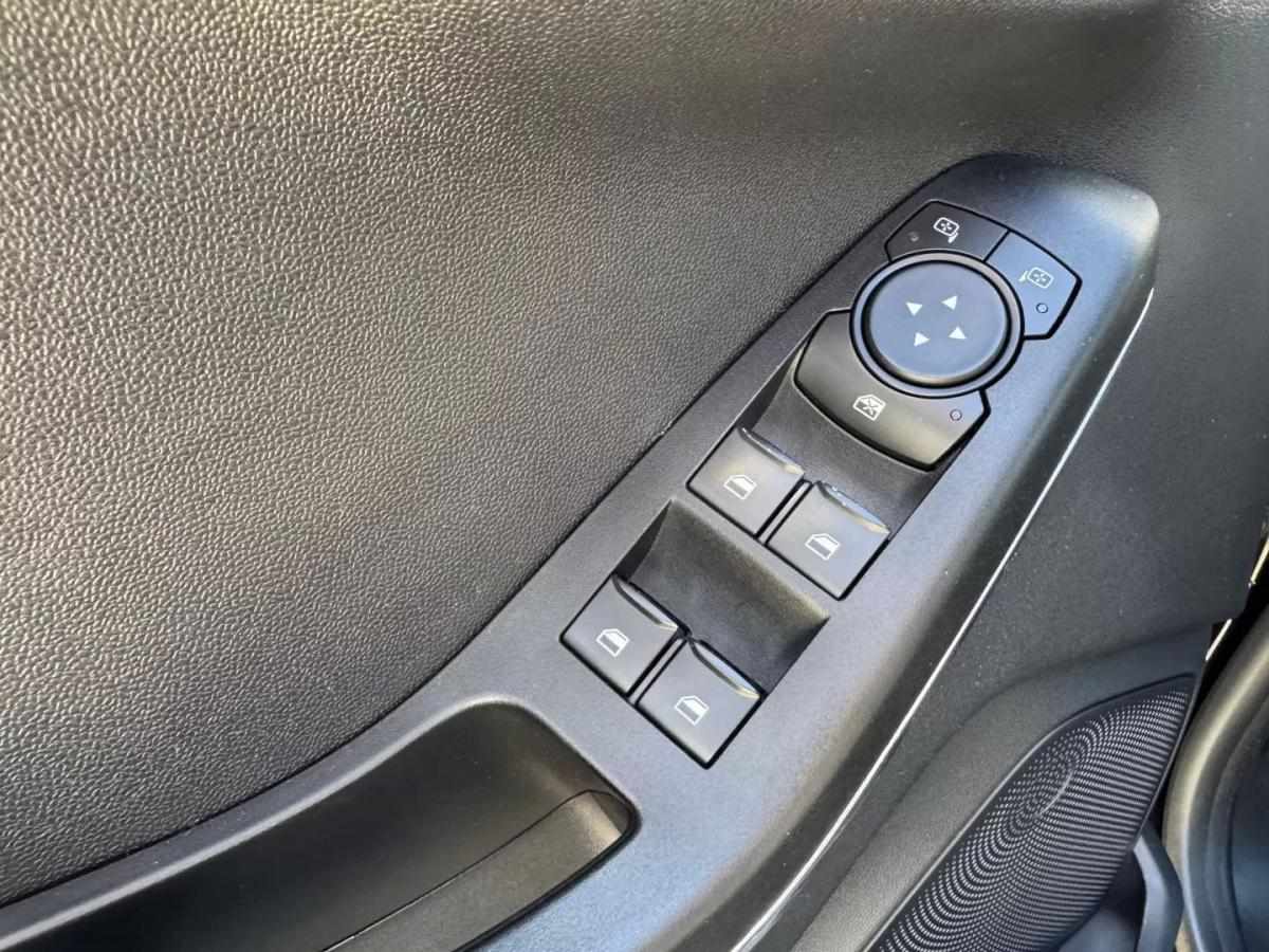 ford-fiesta-2022-gasolina-998cc