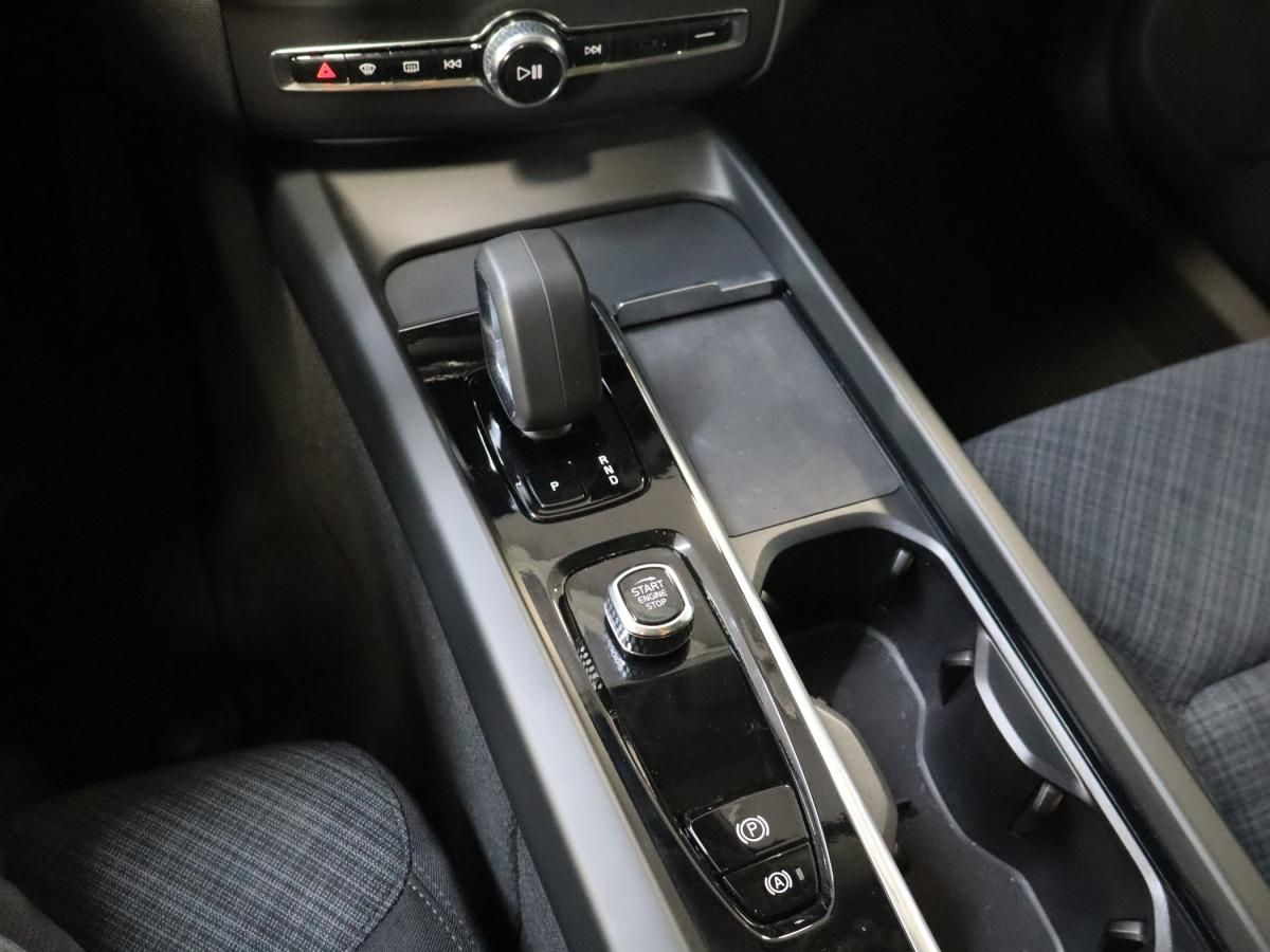 volvo-xc60-2023-hibrido-a-gasolina-1969cc