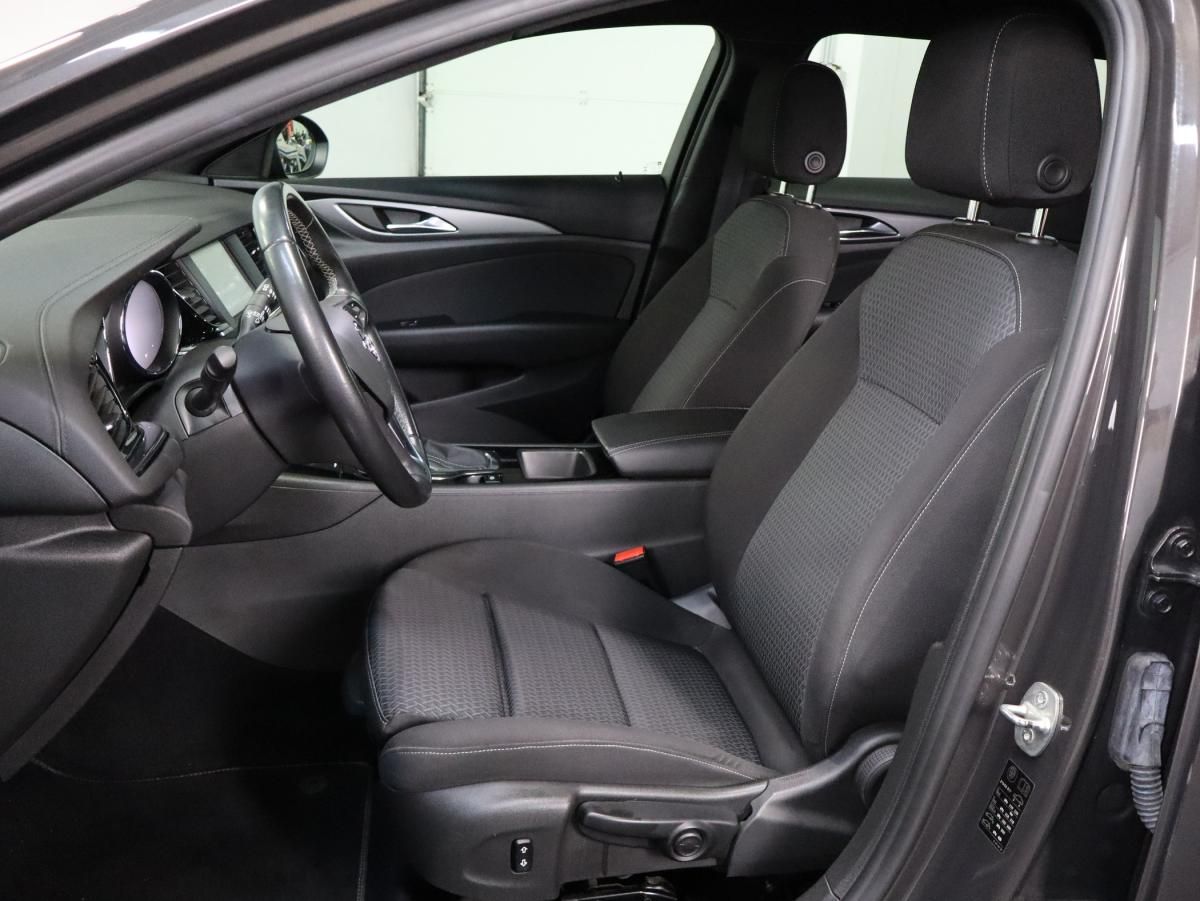 opel-insignia-sports-tourer-2022-diesel-1496cc