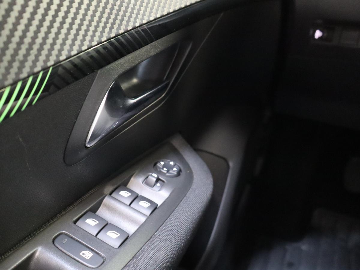 peugeot-208-2024-gasolina-1199cc