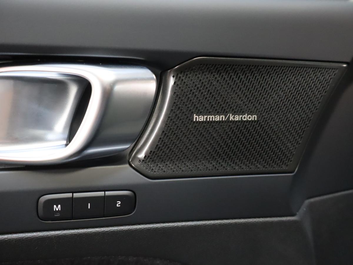 volvo-xc40-2023-hibrido-a-gasolina-1477cc