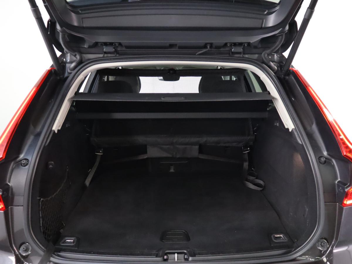 volvo-xc60-2023-hibrido-a-gasolina-1969cc