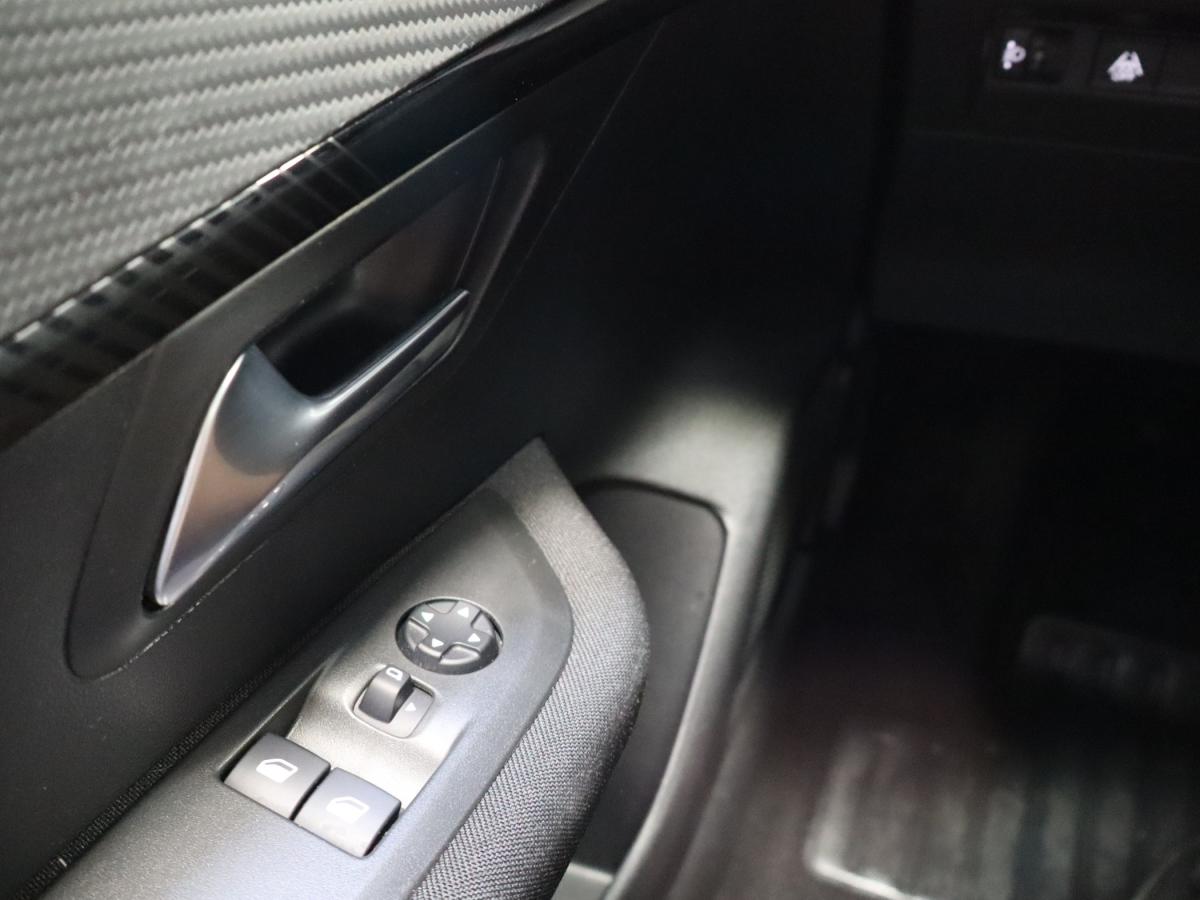 peugeot-208-2022-eletrico-500cc